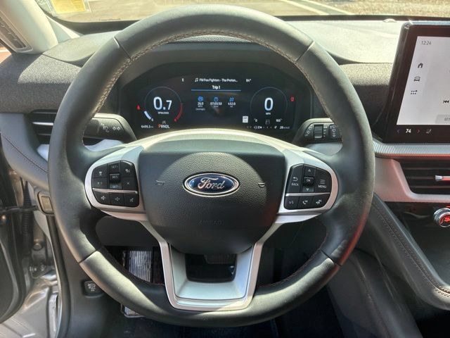Used 2025 Ford Explorer Active w/ Active Comfort Package RWD image 34