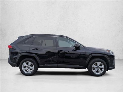 Certified 2021 Toyota RAV4 XLE w/ Convenience Package AWD/4WD image 4