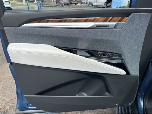 New 2026 Cadillac Escalade Platinum Sport AWD/4WD image 25