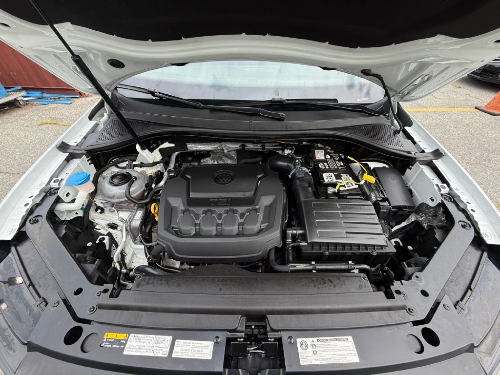 Used 2018 Volkswagen Tiguan SEL AWD/4WD image 27