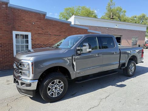 Used 2025 Ford F350 Lariat w/ Camper Package AWD/4WD image 1