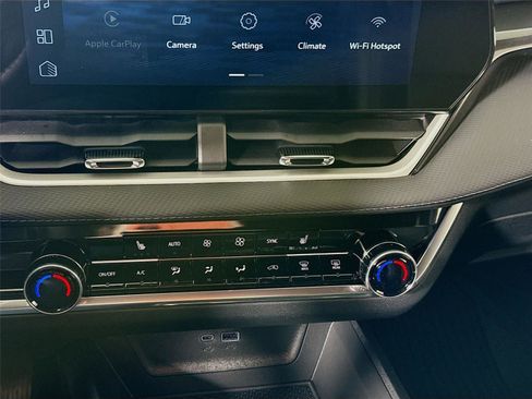 New 2026 Chevrolet Equinox LT w/ Convenience Package II image 11