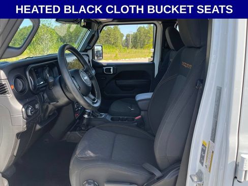 Used 2025 Jeep Gladiator Mojave w/ Convenience Group AWD/4WD image 3