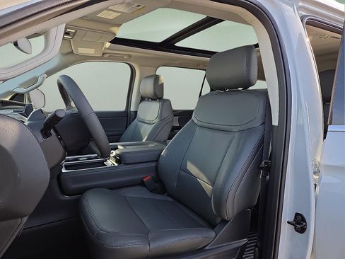 New 2026 Ford Expedition Active image 13