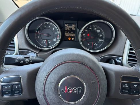 Used 2011 Jeep Grand Cherokee Laredo AWD/4WD image 21