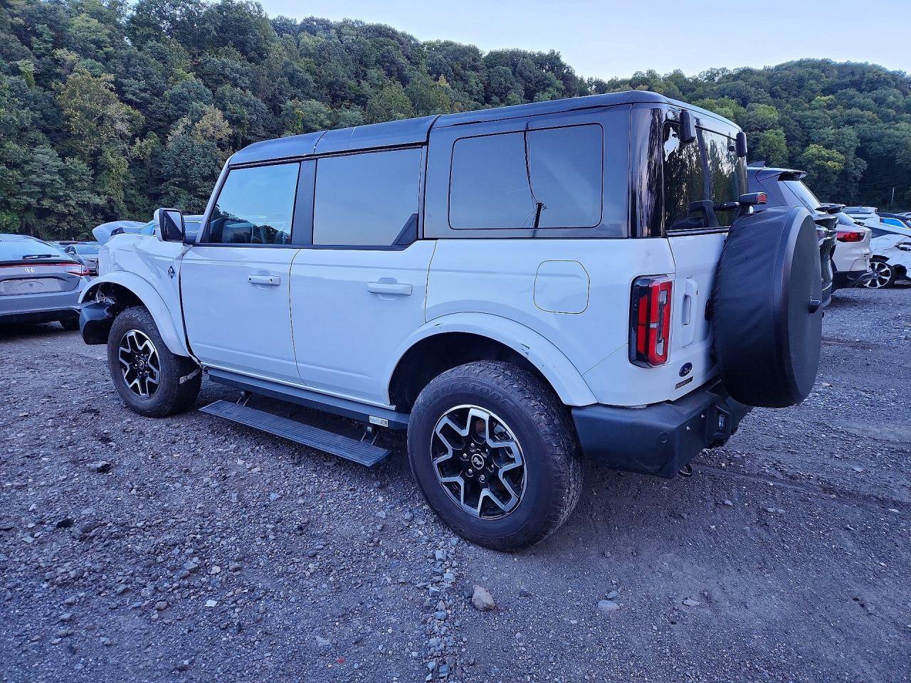 Used 2024 Ford Bronco Outer Banks AWD/4WD image 4
