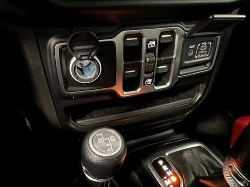 Used 2023 Jeep Wrangler Unlimited w/ Cold Weather Group image 27