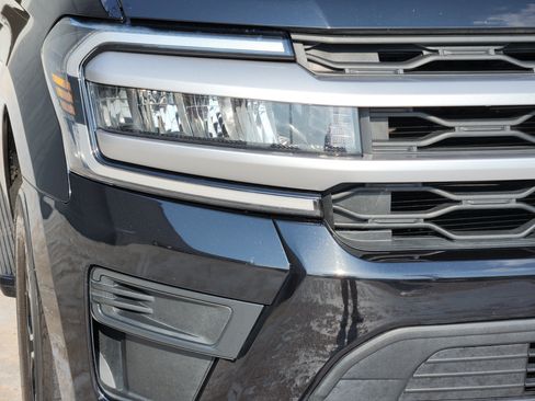 Used 2022 Ford Expedition Max XLT RWD image 10