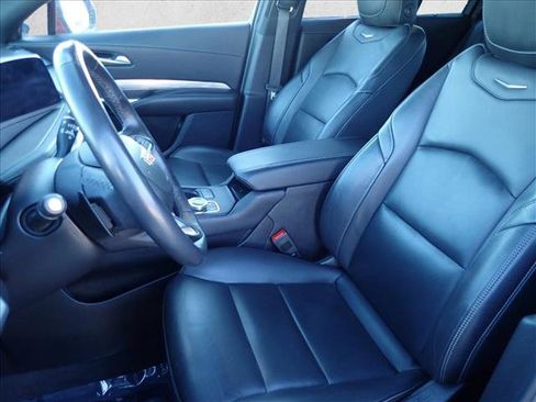 Used 2024 Cadillac XT4 Premium Luxury image 12