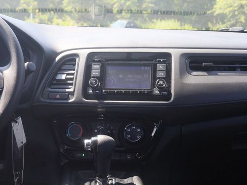 Used 2021 Honda HR-V LX image 18
