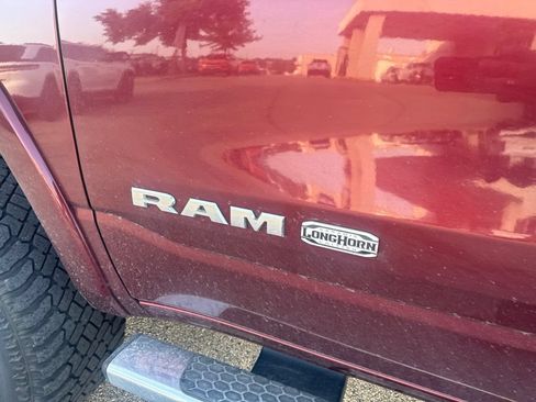Used 2019 RAM 1500 Limited w/ Body Color Bumper Group AWD/4WD image 37