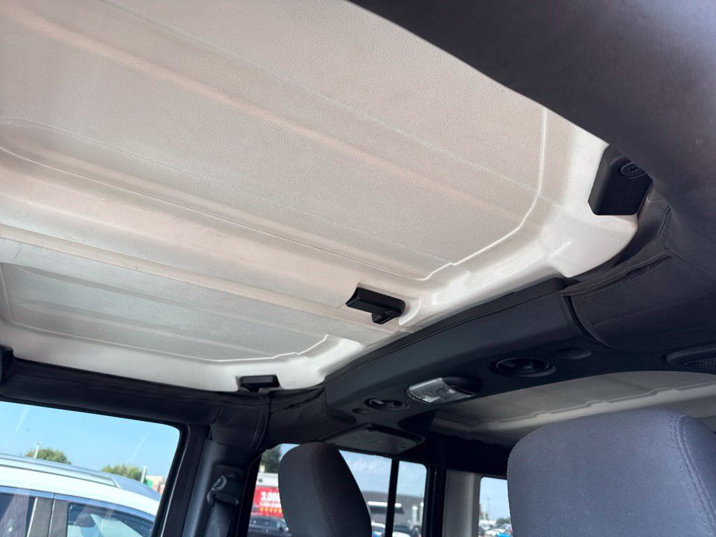 Used 2018 Jeep Wrangler Unlimited Sport S AWD/4WD image 5