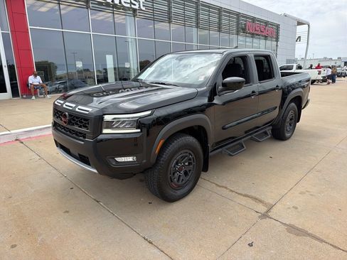 Used 2025 Nissan Frontier PRO-4X AWD/4WD image 1