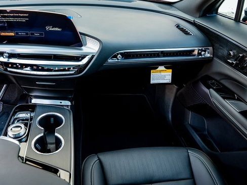 New 2026 Cadillac Lyriq Luxury image 13