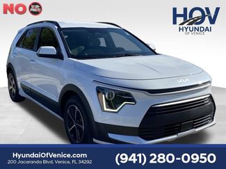 Used 2023 Kia Niro EX FWD video 1