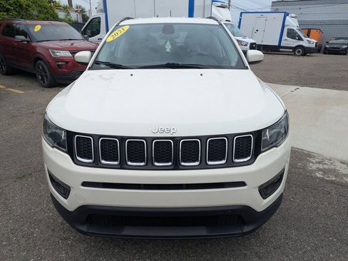 Used 2021 Jeep Compass Latitude FWD image 2