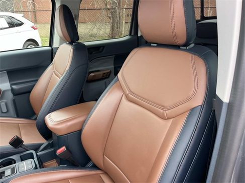 Used 2022 Ford Maverick Lariat image 25