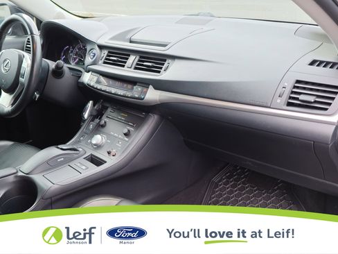 Used 2013 Lexus CT 200h image 32
