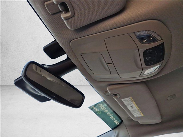 Used 2021 Chrysler Pacifica Touring w/ Cold Weather Group FWD image 21