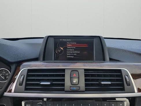 Used 2016 BMW 320i xDrive Sedan image 19