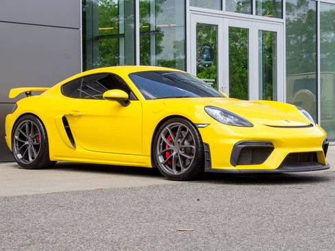 Used 2020 Porsche 718 Cayman GT4 RWD image 3