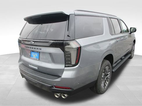 New 2026 Chevrolet Suburban Z71 w/ Comfort Package image 6