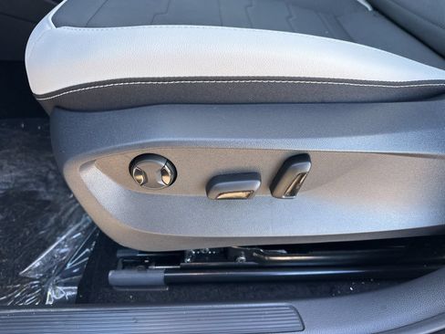 New 2026 Volkswagen Taos SE AWD/4WD image 15