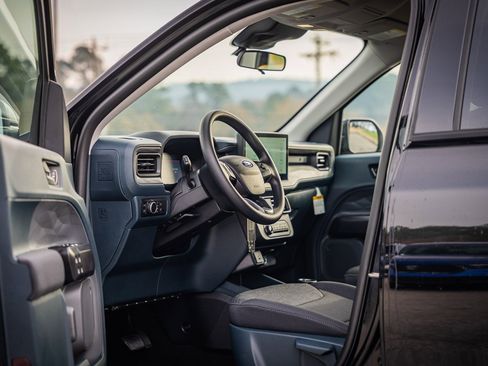 New 2026 Ford Maverick XL image 14