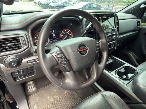 Used 2021 Nissan Titan PRO-4X w/ Pro-4x Convenience Package AWD/4WD image 11