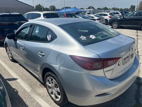 Used 2018 MAZDA MAZDA3 Sport FWD image 4
