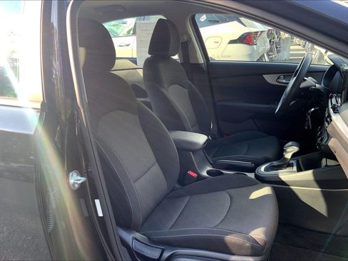 Used 2023 Kia Forte LXS FWD image 9
