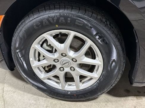 Used 2024 Chrysler Pacifica Touring-L FWD image 26