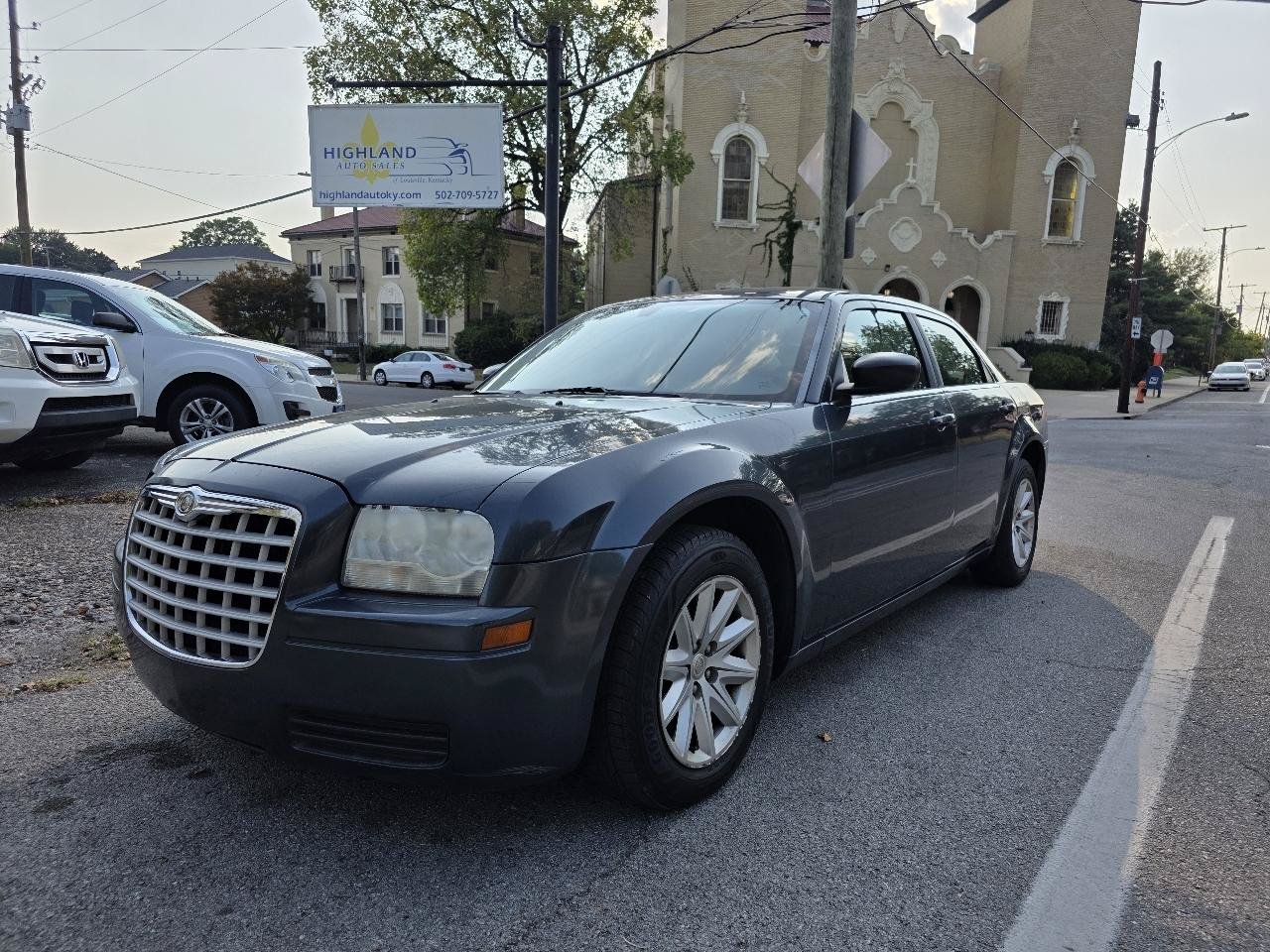 Used 2008 Chrysler 300 LX RWD image 1