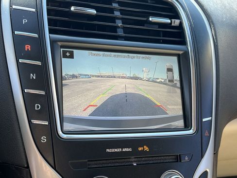 Used 2017 Lincoln MKX Reserve w/ Driver Assistance Package AWD/4WD image 19