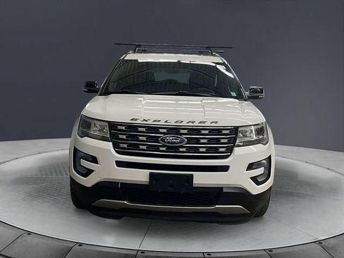 Used 2017 Ford Explorer XLT AWD/4WD image 8