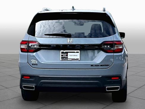 Used 2025 Honda Pilot Black Edition image 5