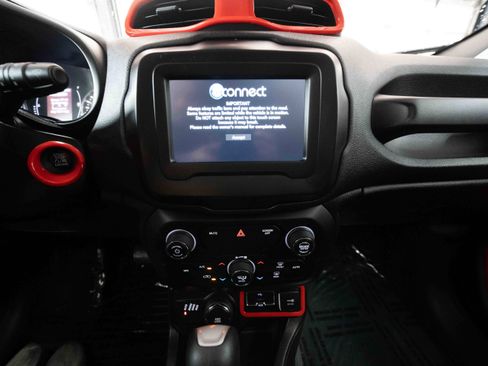 Used 2020 Jeep Renegade Altitude AWD/4WD image 17