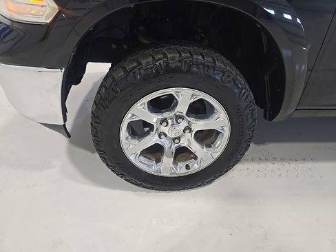 Used 2015 RAM 1500 Laramie w/ Convenience Group image 4