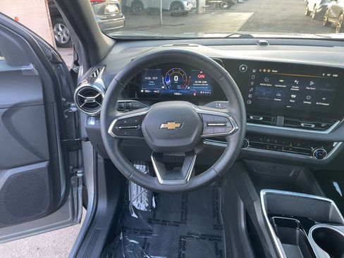 Used 2025 Chevrolet Equinox LT image 27