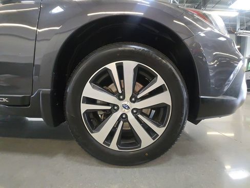 Used 2018 Subaru Outback 2.5i Limited AWD/4WD image 28