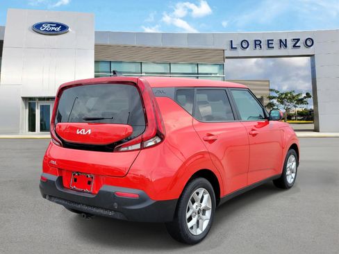 Used 2022 Kia Soul LX w/ Technology Package FWD image 5