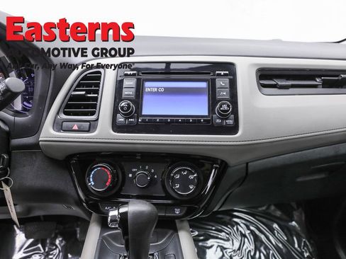 Used 2019 Honda HR-V LX image 12