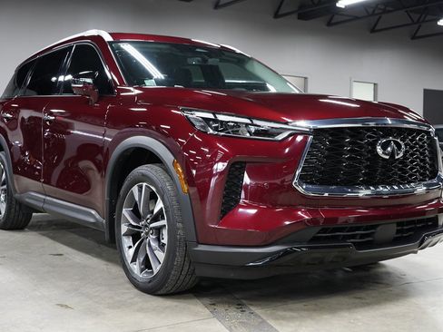 Used 2023 INFINITI QX60 Luxe w/ Cargo Package FWD image 7