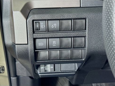 Used 2024 Toyota Tacoma TRD Off-Road image 20