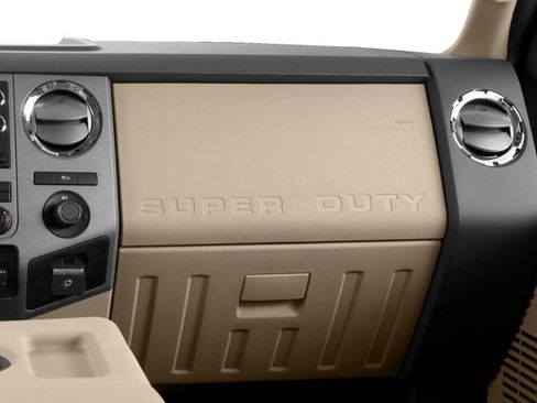 Used 2016 Ford F250 Platinum w/ FX4 Off-Road Package image 17