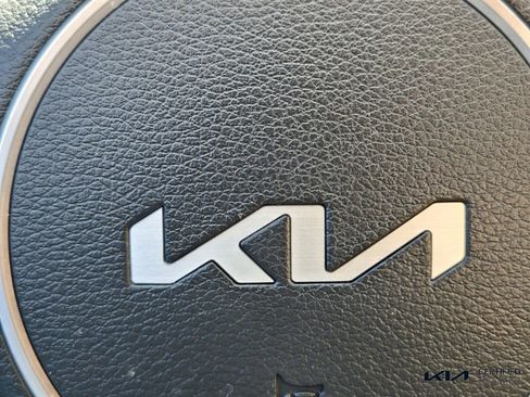 Certified 2025 Kia Sportage LX image 29