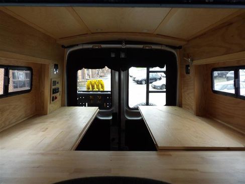 Used 2022 Ford E-Transit Medium Roof w/ Load Area Protection Package image 15