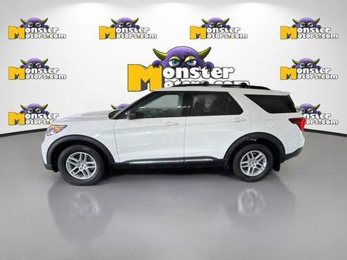 Used 2025 Ford Explorer Active AWD/4WD image 7
