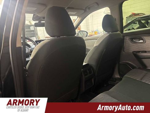 Used 2023 Nissan Rogue SV image 27