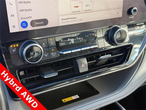 Used 2023 Toyota Highlander XLE image 30